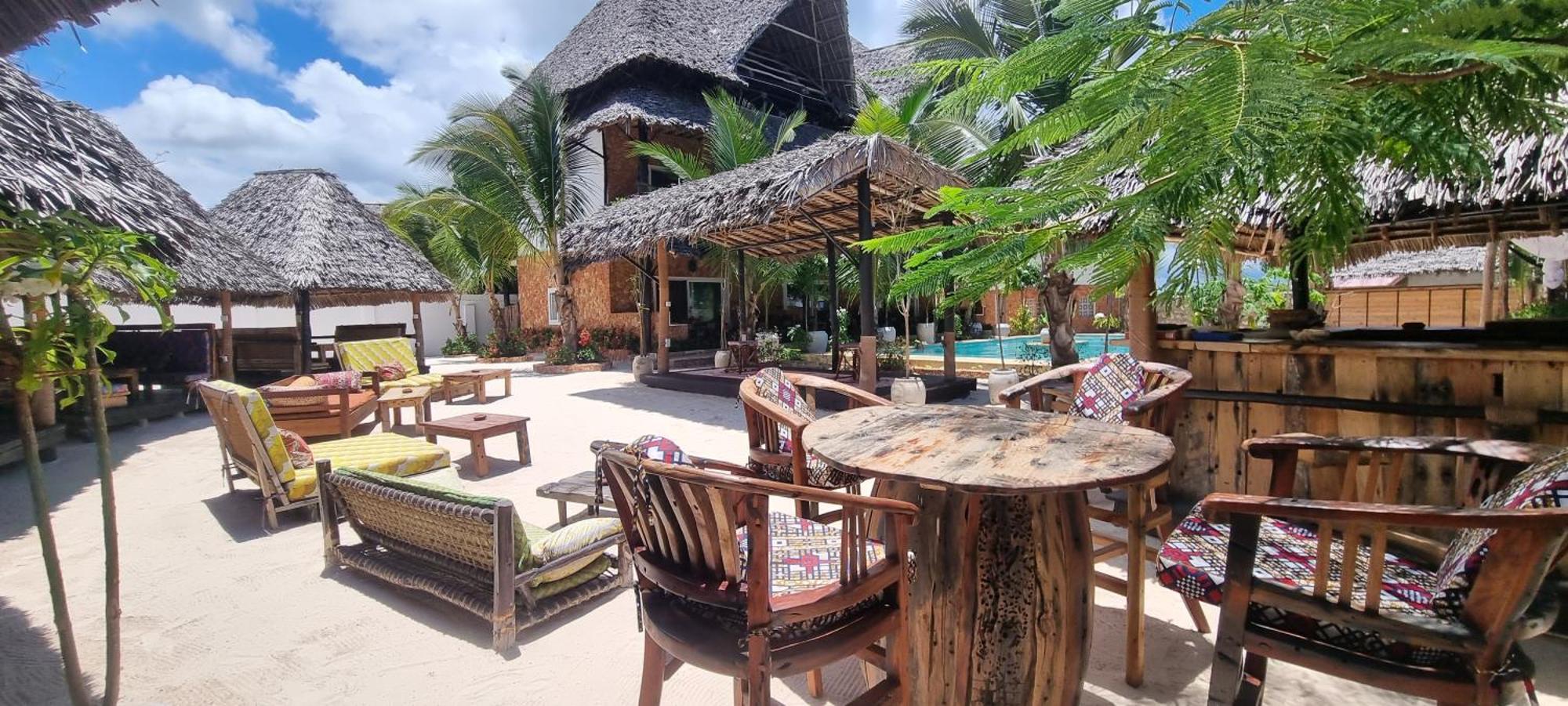 Salama & Mbuyuni Hotel