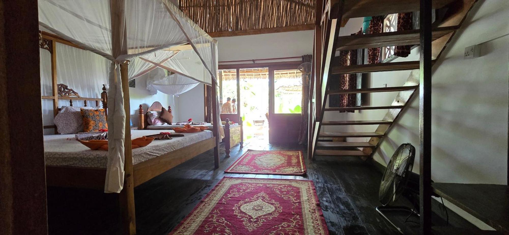 Hotel Salama & Mbuyuni 2*